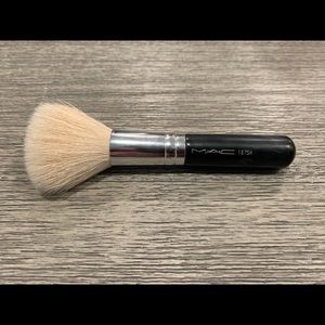 MAC Cosmetics 167 Short Handle Powder Brush